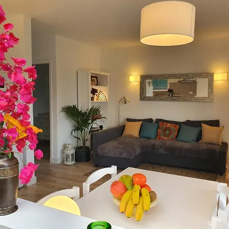 度假居 Cozy And Intimate In