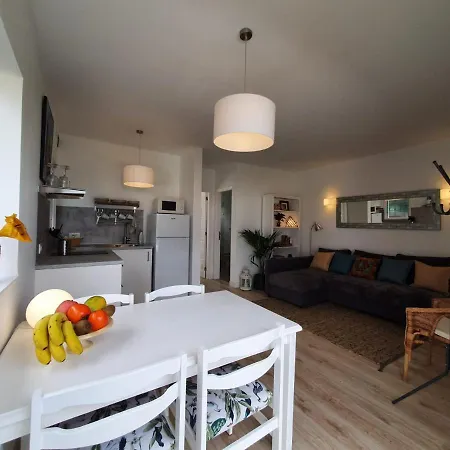 度假居 Cozy And Intimate In