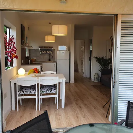 度假居 Cozy And Intimate In